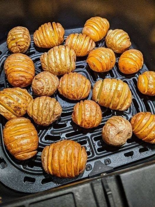 Air Fryer Hasselback Potatoes 1 Air Fryer Hasselback Potatoes