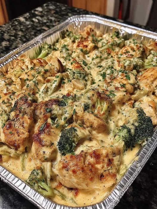 Keto Broccoli and Chicken in a Creamy Sauce Casserole 1 Keto Broccoli and Chicken in a Creamy Sauce Casserole